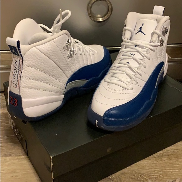 Air Jordan 12 Retro - Picture 2 of 6